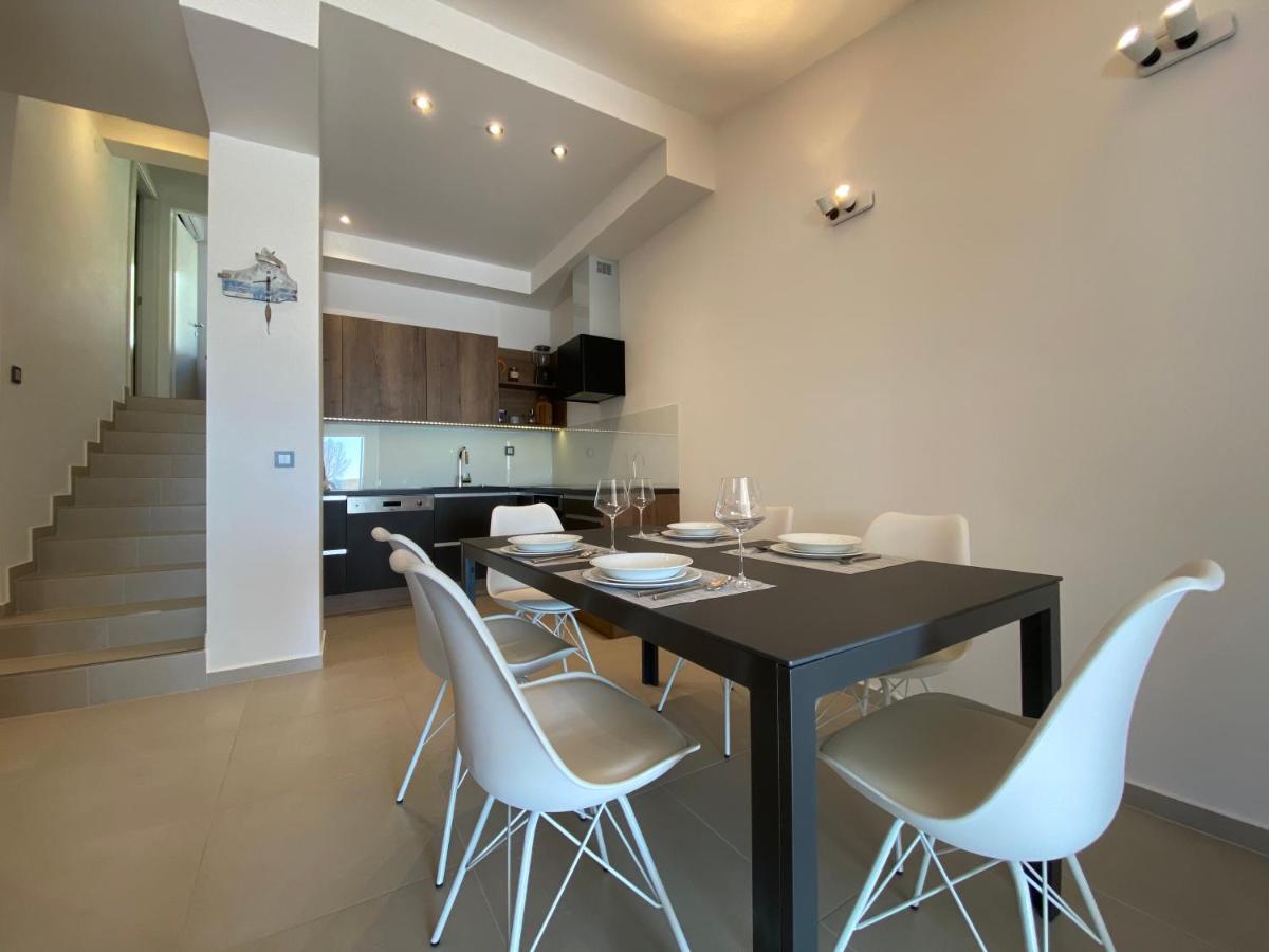 Holiday House Laura Vir Exterior photo