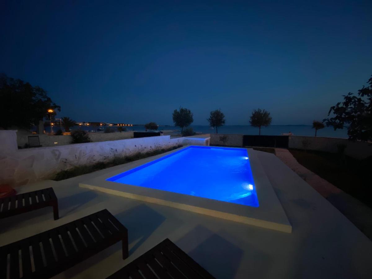 Holiday House Laura Vir Exterior photo