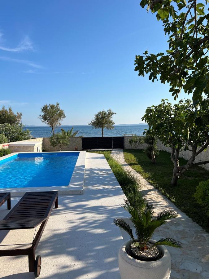 Holiday House Laura Vir Exterior photo